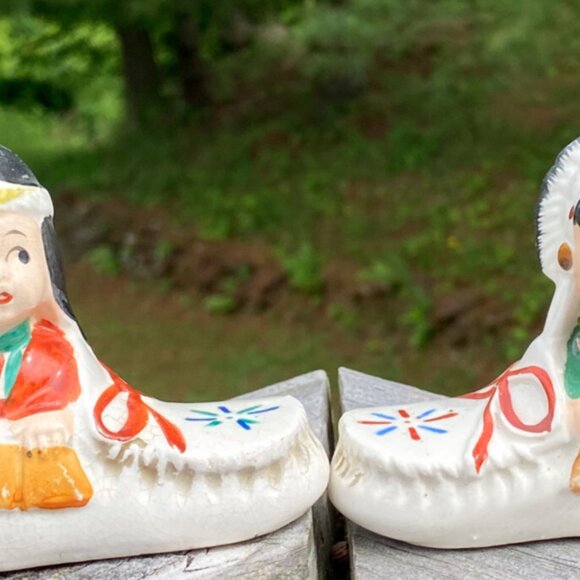 Vintage Indian Boy & Girl in Moccasin Salt and Pepper Shakers Japan MCM Set - Picture 1 of 15